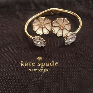 Bracelet and earring set